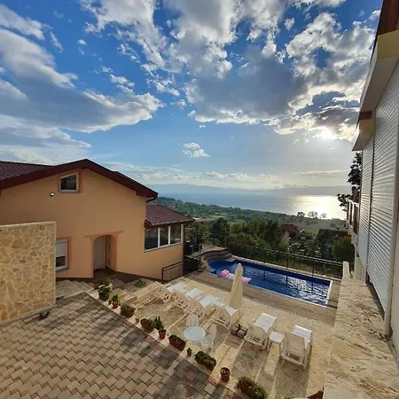 Aurora Villa *